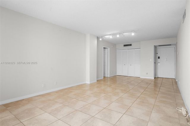 3401 N Country Club Drive 519, Aventura, FL 33180