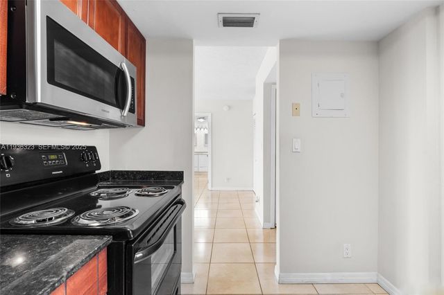 3401 N Country Club Drive 519, Aventura, FL 33180