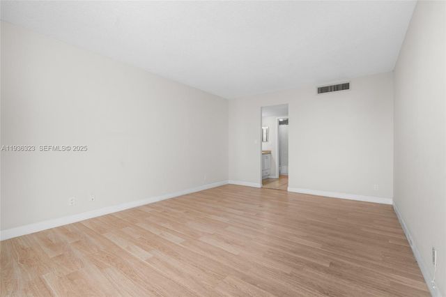 3401 N Country Club Drive 519, Aventura, FL 33180