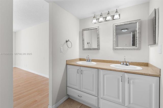 3401 N Country Club Drive 519, Aventura, FL 33180
