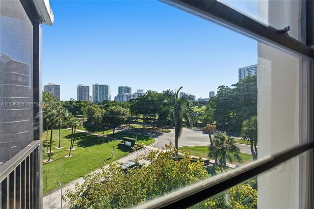 3401 N Country Club Drive 519, Aventura, FL 33180