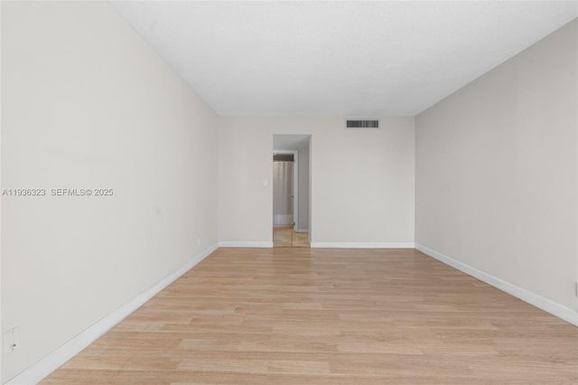 3401 N Country Club Drive 519, Aventura, FL 33180