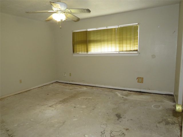 11718 Coachfield Lane, Houston, TX 77035