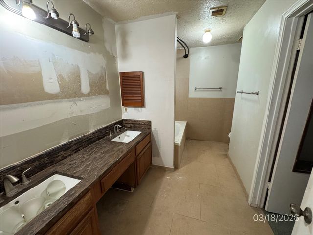 11718 Coachfield Lane, Houston, TX 77035