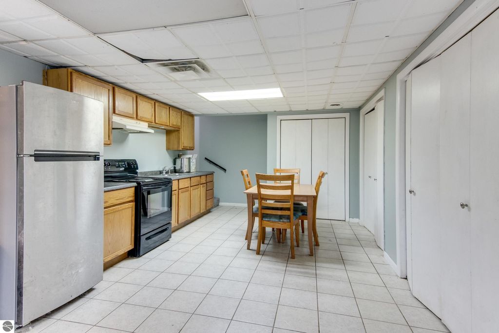 Image 22 of property listing at 4482 Schuss Mountain Road, Bellaire, MI 49615