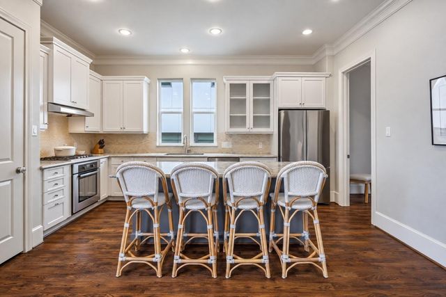 1223 Welch Street, Houston, TX 77006