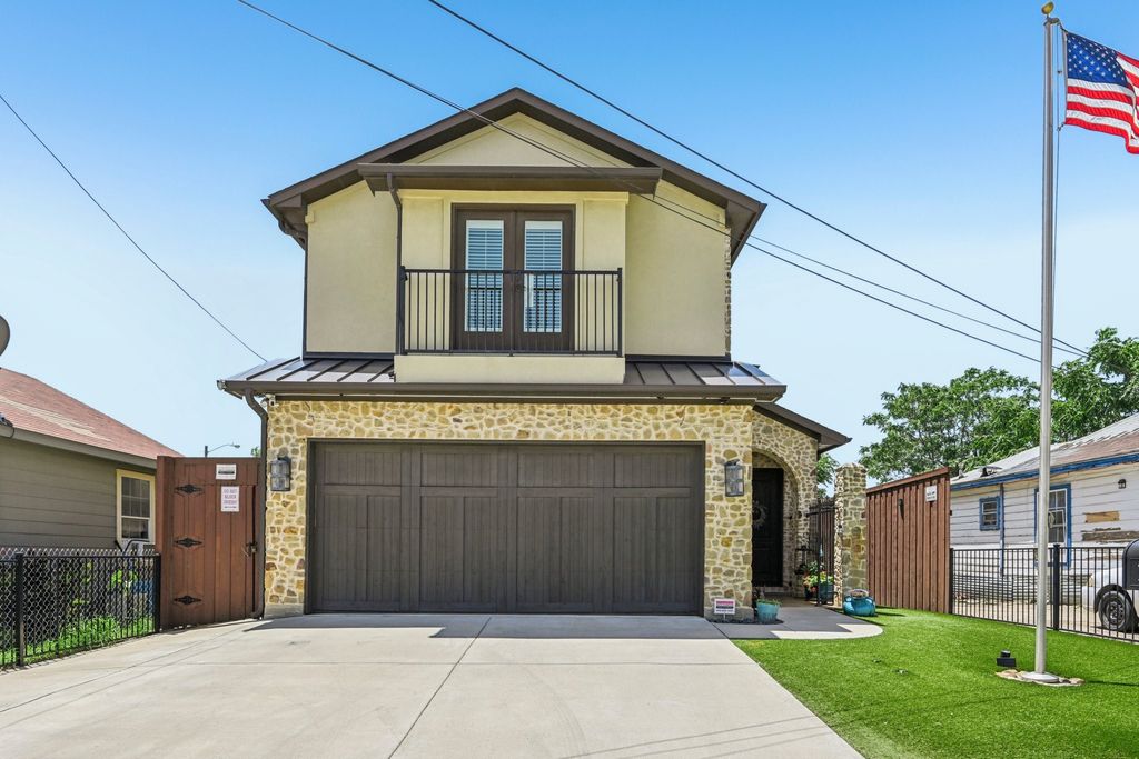 3105 Pastor Street, Dallas, TX 75212