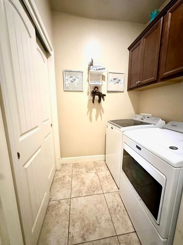 2012 W Crystal Avenue, Visalia, CA 93291