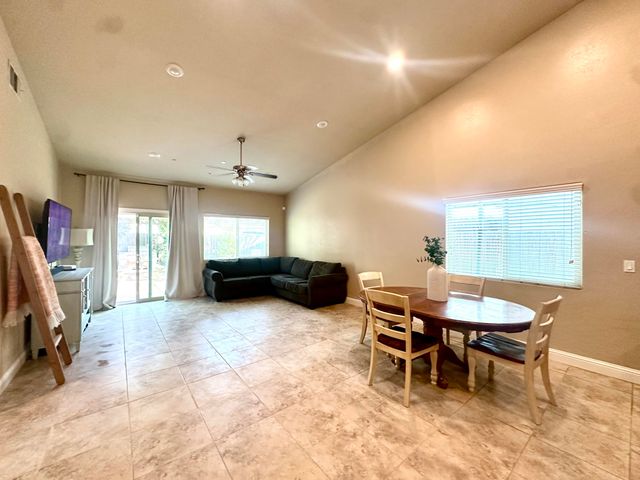 2012 W Crystal Avenue, Visalia, CA 93291