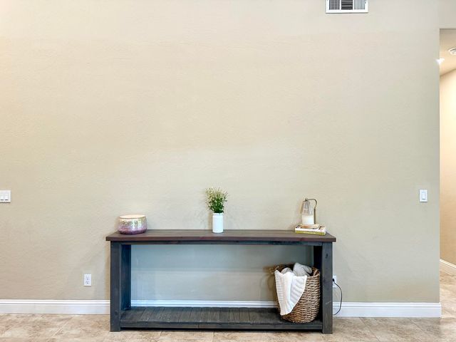 2012 W Crystal Avenue, Visalia, CA 93291