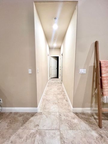 2012 W Crystal Avenue, Visalia, CA 93291