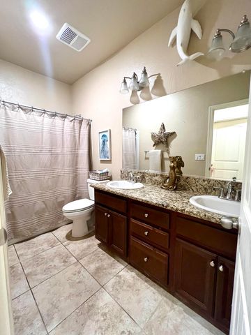 2012 W Crystal Avenue, Visalia, CA 93291