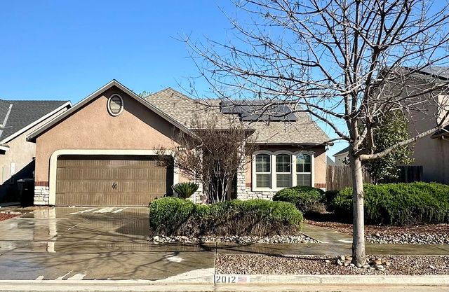 2012 W Crystal Avenue, Visalia, CA 93291