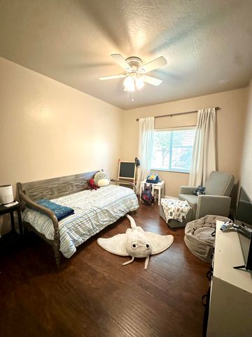 2012 W Crystal Avenue, Visalia, CA 93291