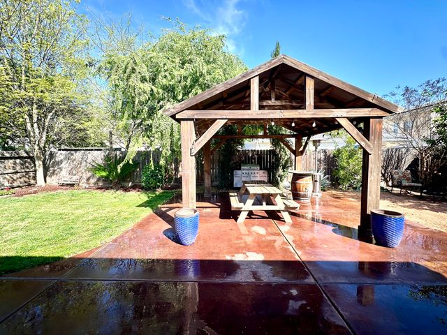 2012 W Crystal Avenue, Visalia, CA 93291