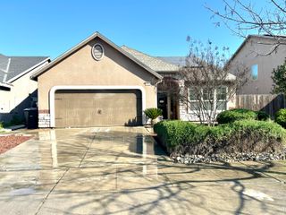 2012 W Crystal Avenue, Visalia, CA 93291
