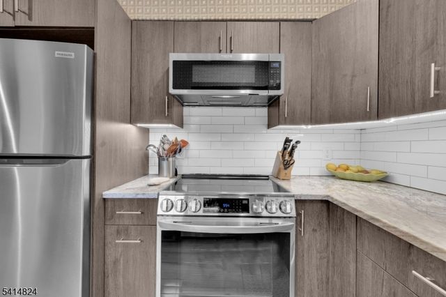 104 Wood Duck Ct, Allamuchy Twp., NJ 07840