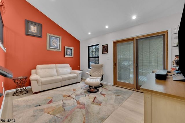 104 Wood Duck Ct, Allamuchy Twp., NJ 07840