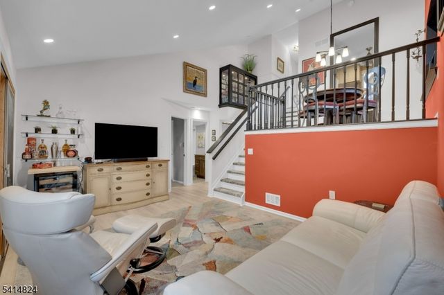 104 Wood Duck Ct, Allamuchy Twp., NJ 07840