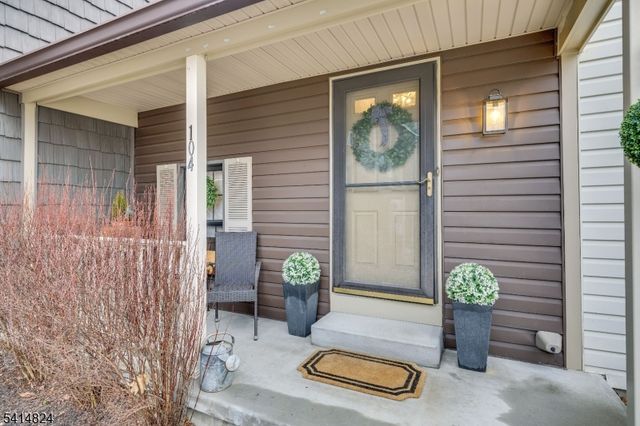 104 Wood Duck Ct, Allamuchy Twp., NJ 07840