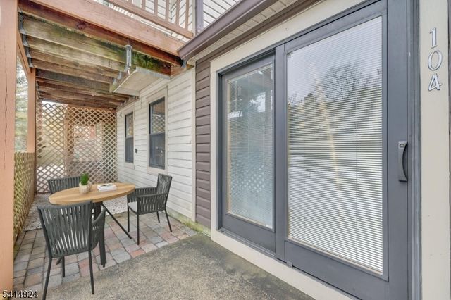 104 Wood Duck Ct, Allamuchy Twp., NJ 07840