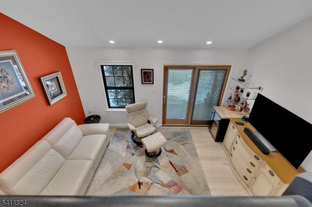 104 Wood Duck Ct, Allamuchy Twp., NJ 07840