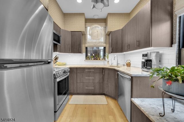 104 Wood Duck Ct, Allamuchy Twp., NJ 07840