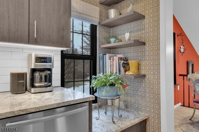 104 Wood Duck Ct, Allamuchy Twp., NJ 07840