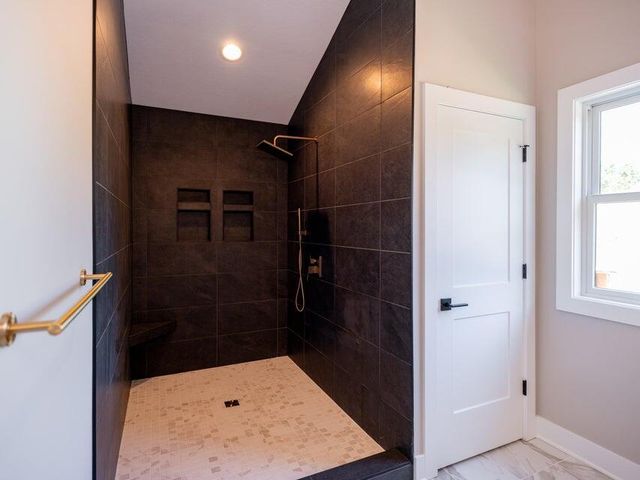 5940 Blue Jay Drive, Kalamazoo, MI 49009