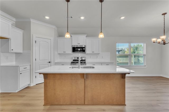 2237 S Magnificent Loop, Fayetteville, AR 72701