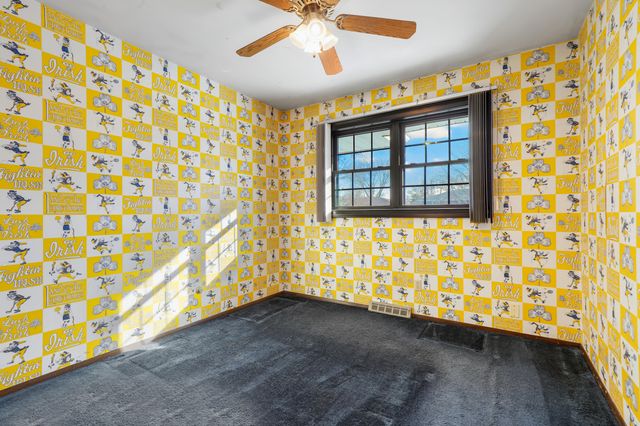 9210 Woodward Avenue, Highland, IN 46322