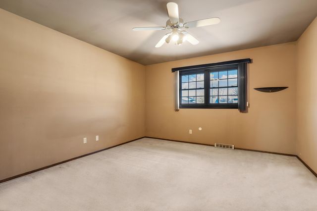 9210 Woodward Avenue, Highland, IN 46322