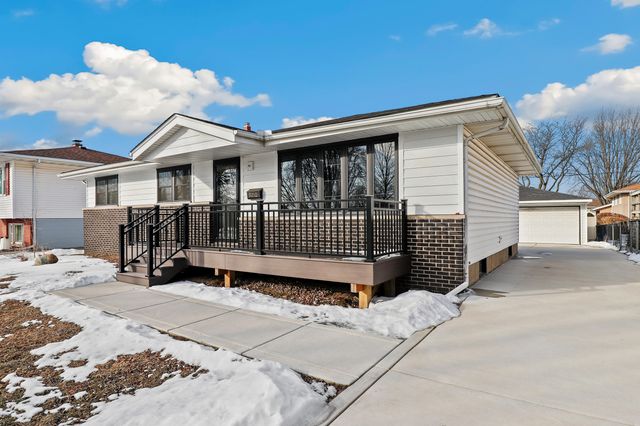 9210 Woodward Avenue, Highland, IN 46322