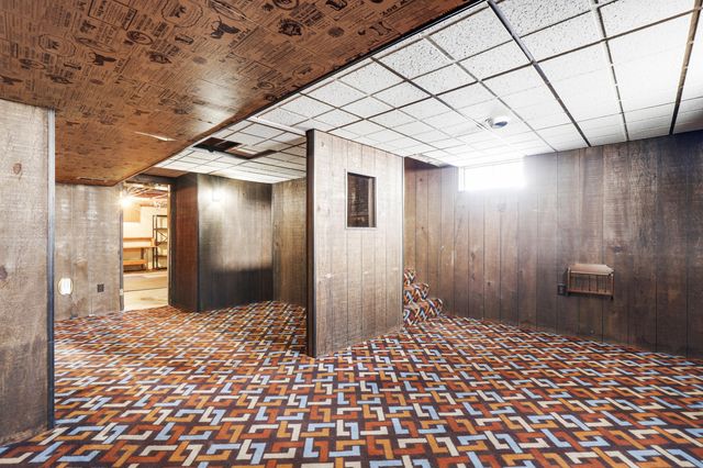 9210 Woodward Avenue, Highland, IN 46322