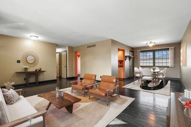 9210 Woodward Avenue, Highland, IN 46322