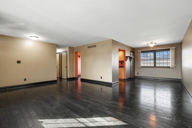 9210 Woodward Avenue, Highland, IN 46322