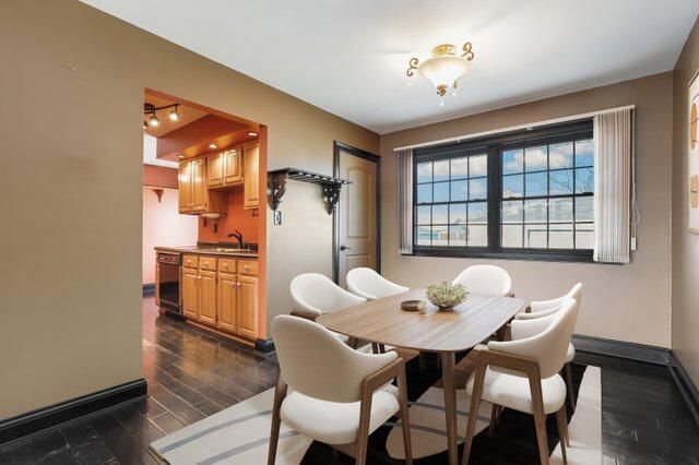 9210 Woodward Avenue, Highland, IN 46322