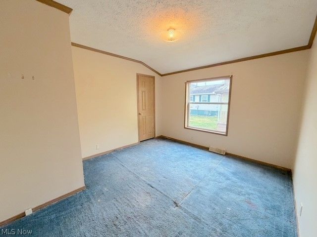 527 W 3rd Street, Uhrichsville, OH 44683