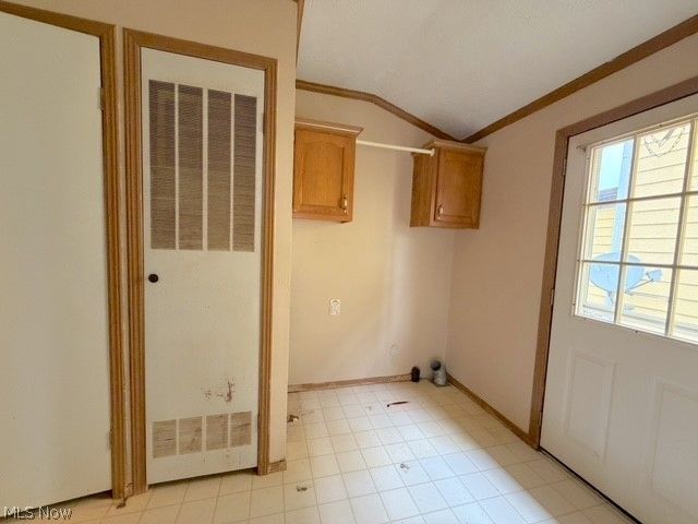 527 W 3rd Street, Uhrichsville, OH 44683