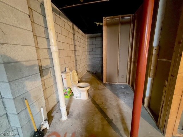 527 W 3rd Street, Uhrichsville, OH 44683