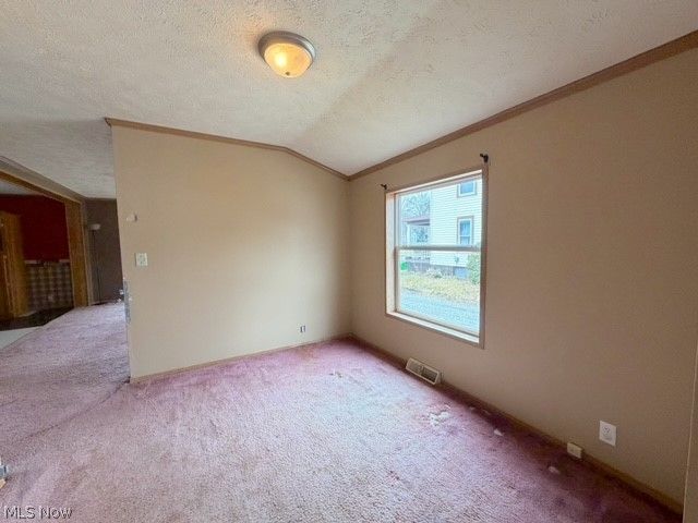 527 W 3rd Street, Uhrichsville, OH 44683