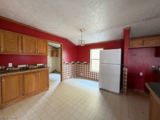 527 W 3rd Street, Uhrichsville, OH 44683