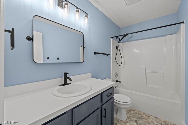 107 Keswick Court, Amherst, OH 44001