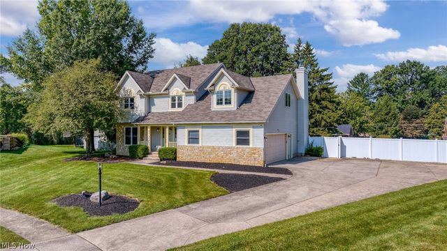 107 Keswick Court, Amherst, OH 44001