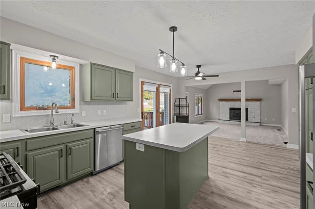 107 Keswick Court, Amherst, OH 44001