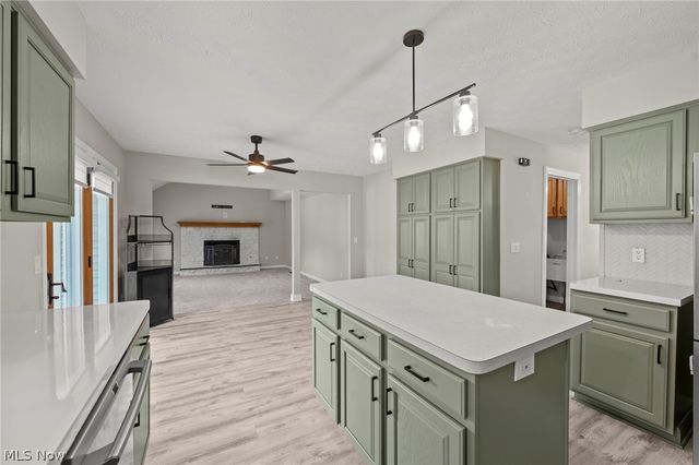 107 Keswick Court, Amherst, OH 44001