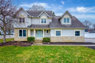 107 Keswick Court, Amherst, OH 44001