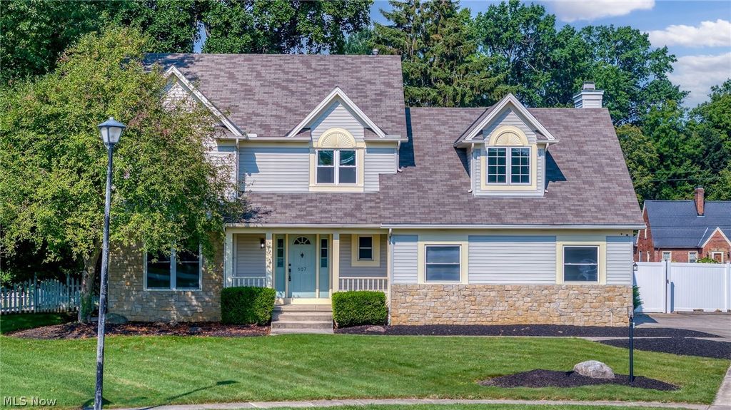 107 Keswick Court, Amherst, OH 44001
