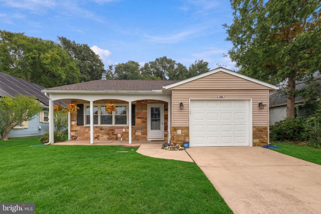 154 DORCHESTER DR, Southampton, NJ 08088 — exterior