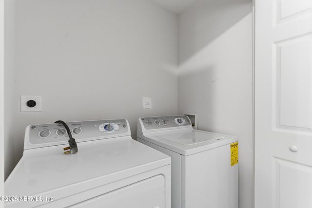 8253 HALLS HAMMOCK Court, Jacksonville, FL 32244